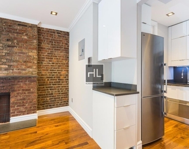 Hudson Street - Photo Thumbnail 3