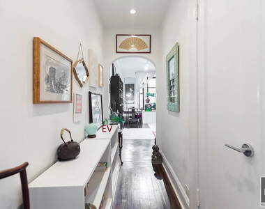 West 72 Street - Photo Thumbnail 2