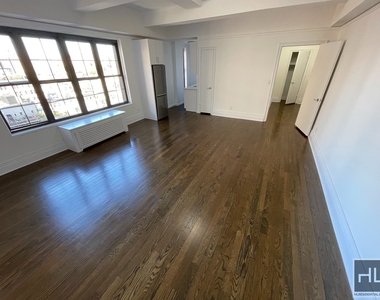 West 73rd Street - Photo Thumbnail 3