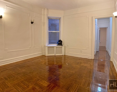 East 88 Street - Photo Thumbnail 1