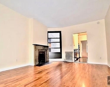 East 84th Street - Photo Thumbnail 7