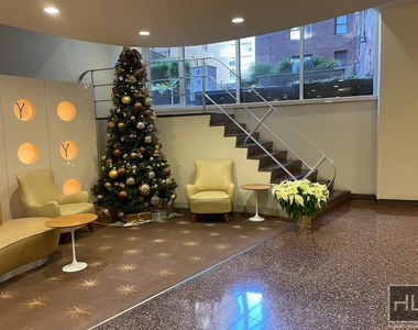 East 79th Street - Photo Thumbnail 13