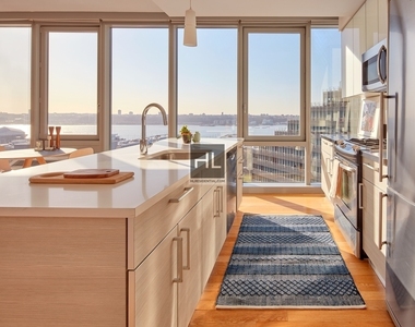 West 54th Street - Photo Thumbnail 1