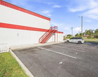 939 Oakfield Drive - Photo Thumbnail 1