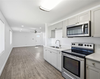 939 Oakfield Drive - Photo Thumbnail 10