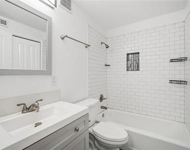 939 Oakfield Drive - Photo Thumbnail 12