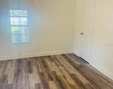 3711 N 35th Street - Photo Thumbnail 9