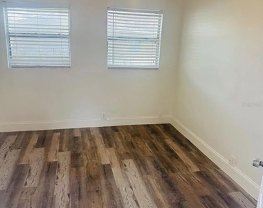 3711 N 35th Street - Photo Thumbnail 10