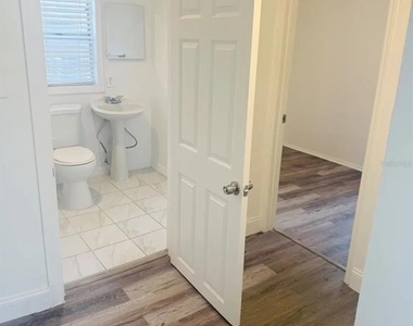 3711 N 35th Street - Photo Thumbnail 7