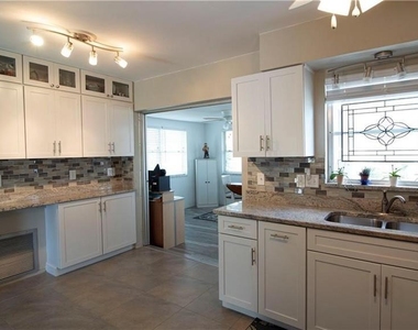 3925 15th Avenue N - Photo Thumbnail 5