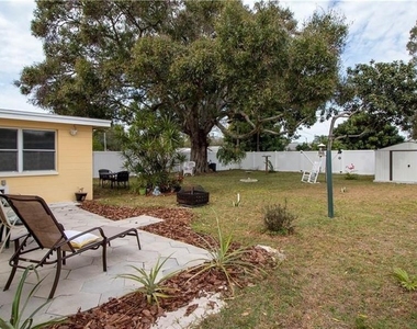 3925 15th Avenue N - Photo Thumbnail 12