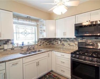 3925 15th Avenue N - Photo Thumbnail 3