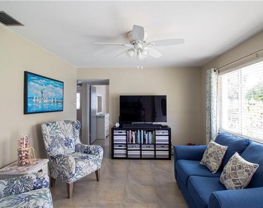 3925 15th Avenue N - Photo Thumbnail 1