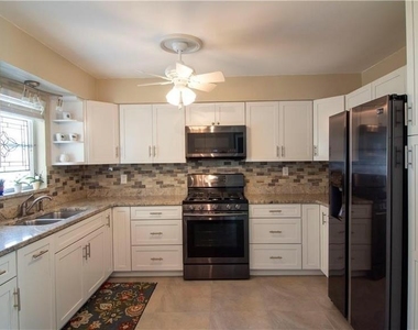 3925 15th Avenue N - Photo Thumbnail 4
