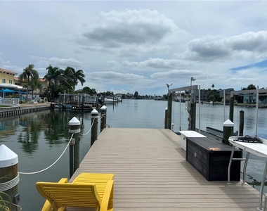 365 Capri Boulevard - Photo Thumbnail 10