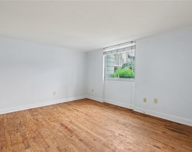 1301 S Howard Avenue - Photo Thumbnail 9