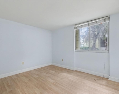 1301 S Howard Avenue - Photo Thumbnail 7