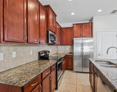 12713 Lexington Ridge Street - Photo Thumbnail 8