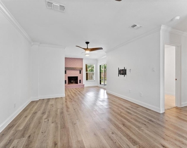 7327 Winchester Drive - Photo Thumbnail 10