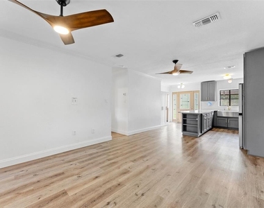 7327 Winchester Drive - Photo Thumbnail 12