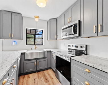 7327 Winchester Drive - Photo Thumbnail 6