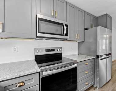 7327 Winchester Drive - Photo Thumbnail 7