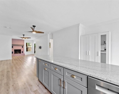 7327 Winchester Drive - Photo Thumbnail 8