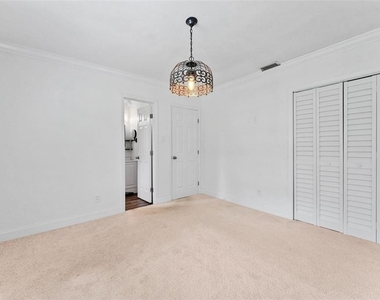 7327 Winchester Drive - Photo Thumbnail 16