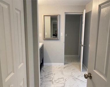 4409 Plum Street - Photo Thumbnail 35