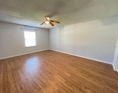 1098 W Seagate Drive - Photo Thumbnail 10