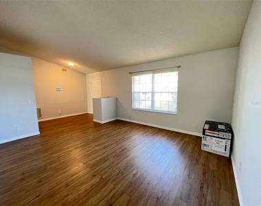 1098 W Seagate Drive - Photo Thumbnail 4