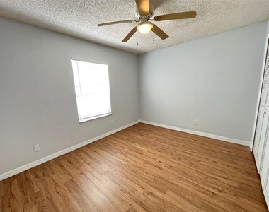 1098 W Seagate Drive - Photo Thumbnail 15