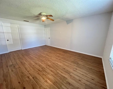 1098 W Seagate Drive - Photo Thumbnail 12