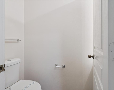 720 Celebration Avenue - Photo Thumbnail 17