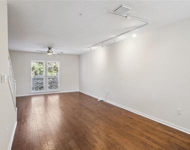 720 Celebration Avenue - Photo Thumbnail 3
