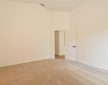 148 Heather Lynn Drive - Photo Thumbnail 9