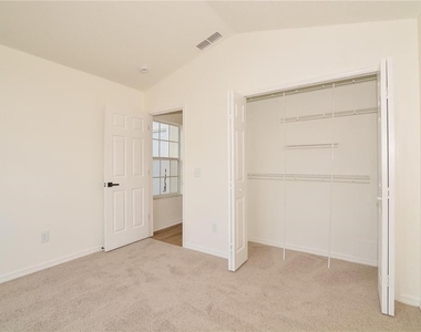 148 Heather Lynn Drive - Photo Thumbnail 12