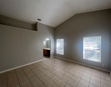 712 Swallow Lane - Photo Thumbnail 6