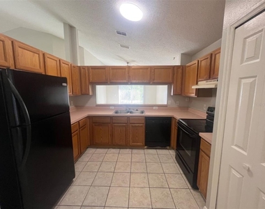 712 Swallow Lane - Photo Thumbnail 15
