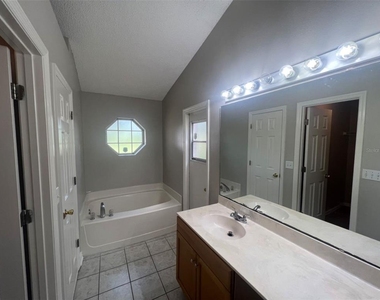 712 Swallow Lane - Photo Thumbnail 22