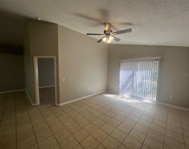 712 Swallow Lane - Photo Thumbnail 12