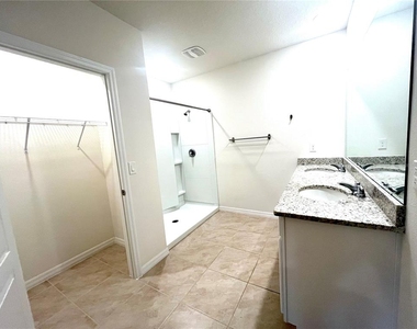 5255 Bracks Landing Drive - Photo Thumbnail 17
