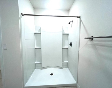 5255 Bracks Landing Drive - Photo Thumbnail 18