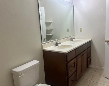 1805 Foxhall Circle - Photo Thumbnail 14