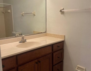 1805 Foxhall Circle - Photo Thumbnail 15