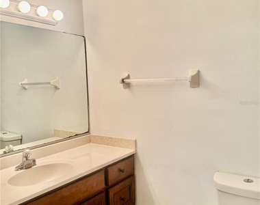 1805 Foxhall Circle - Photo Thumbnail 24