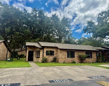 1805 Foxhall Circle - Photo Thumbnail 1