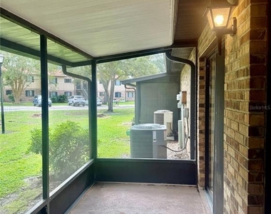 1805 Foxhall Circle - Photo Thumbnail 22