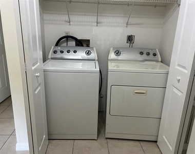 1805 Foxhall Circle - Photo Thumbnail 16