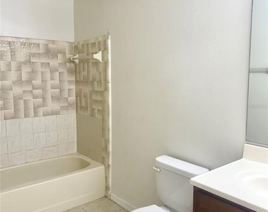 1805 Foxhall Circle - Photo Thumbnail 19